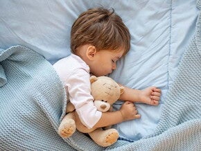 Aprende sobre los brotes de crecimiento Niño durmiendo