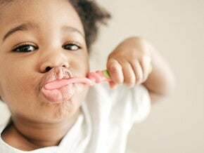Lista de acción para el cuidado dental de los niños