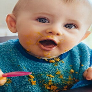Cómo comenzar la alimentación complementaria Cómo comenzar la alimentación complementaria